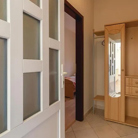Apartment Julija Klovica Cr *